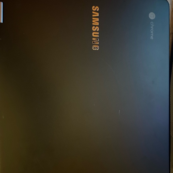 SEMI-NEW WITH CHARGER AND PEN UNBLOCKED VERY CHEAP!